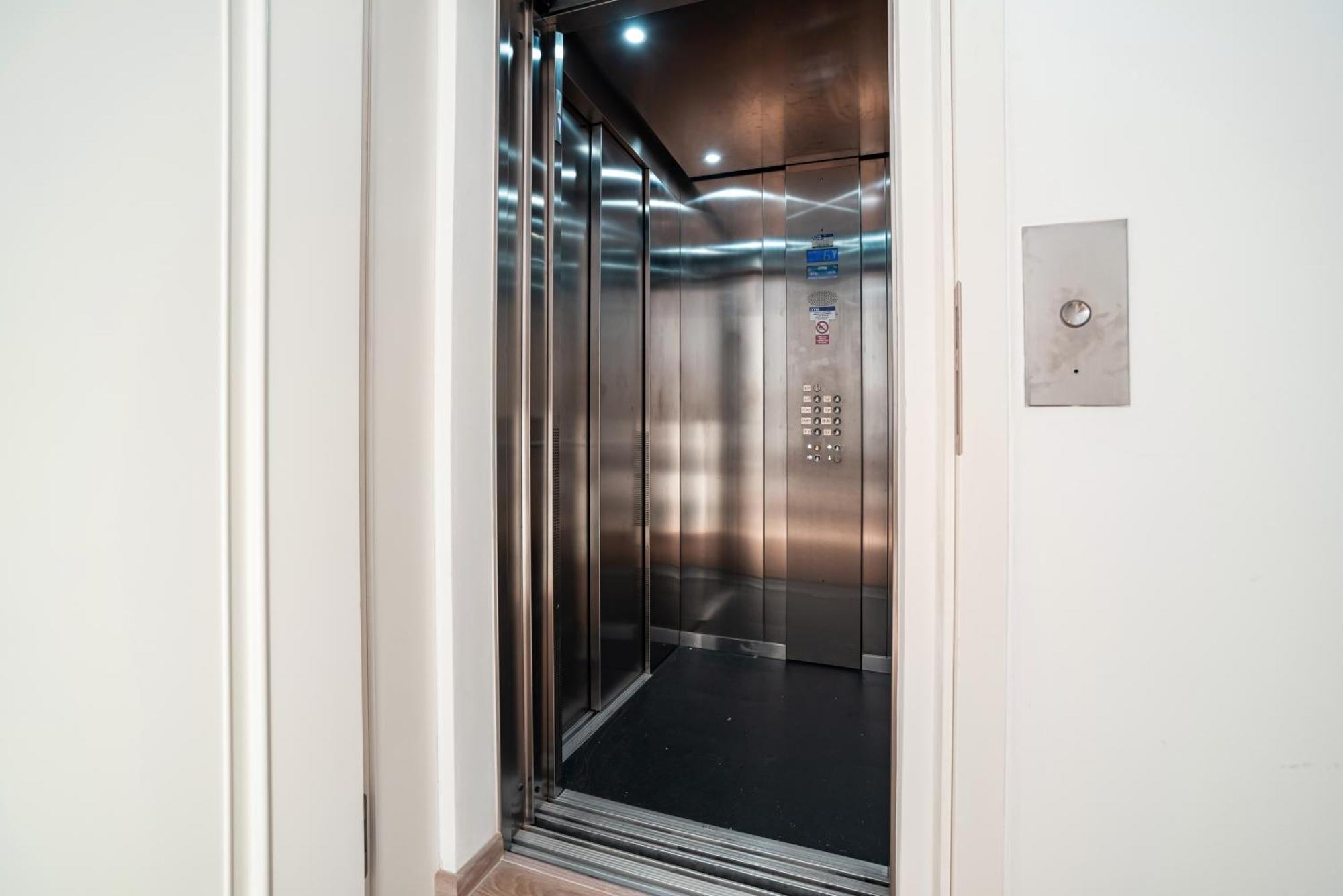 Apartament High-class Rooftop Apt. With Spacious Terrace *