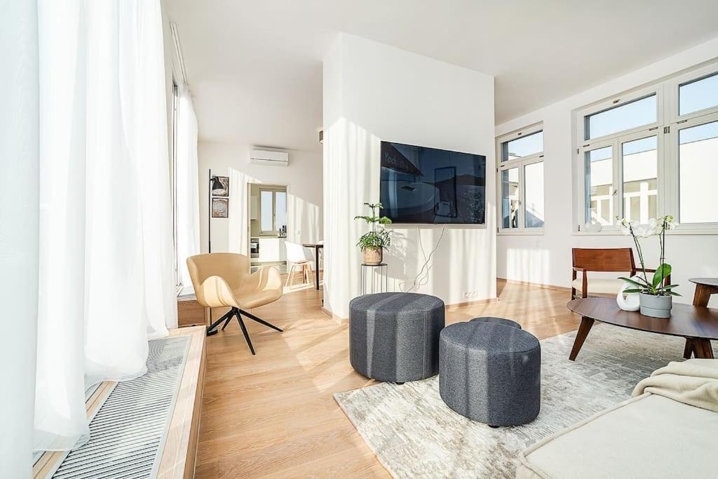 High-class Rooftop Apt. With Spacious Terrace Apartmán