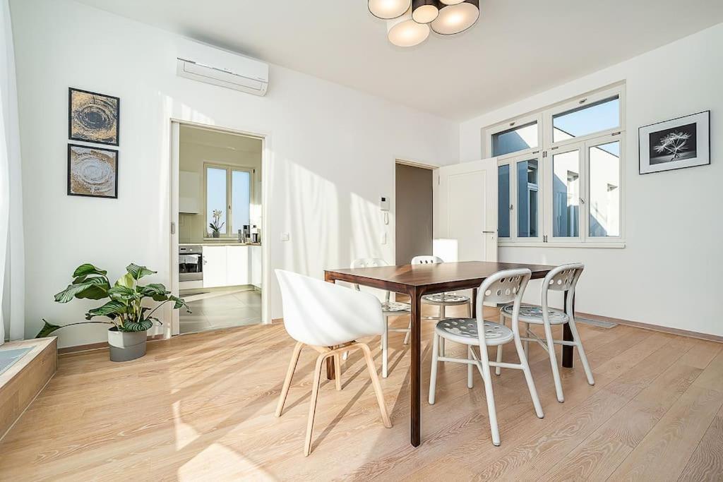 High-class Rooftop Apt. With Spacious Terrace * Prague