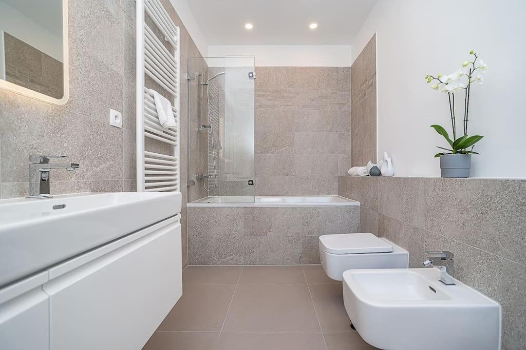 High-class Rooftop Apt. With Spacious Terrace Apartmán Prague